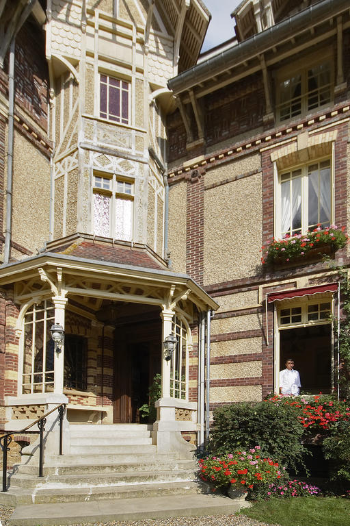 Chateau De La Rapee Hotel Restaurant Bazincourt-sur-Epte Exterior photo